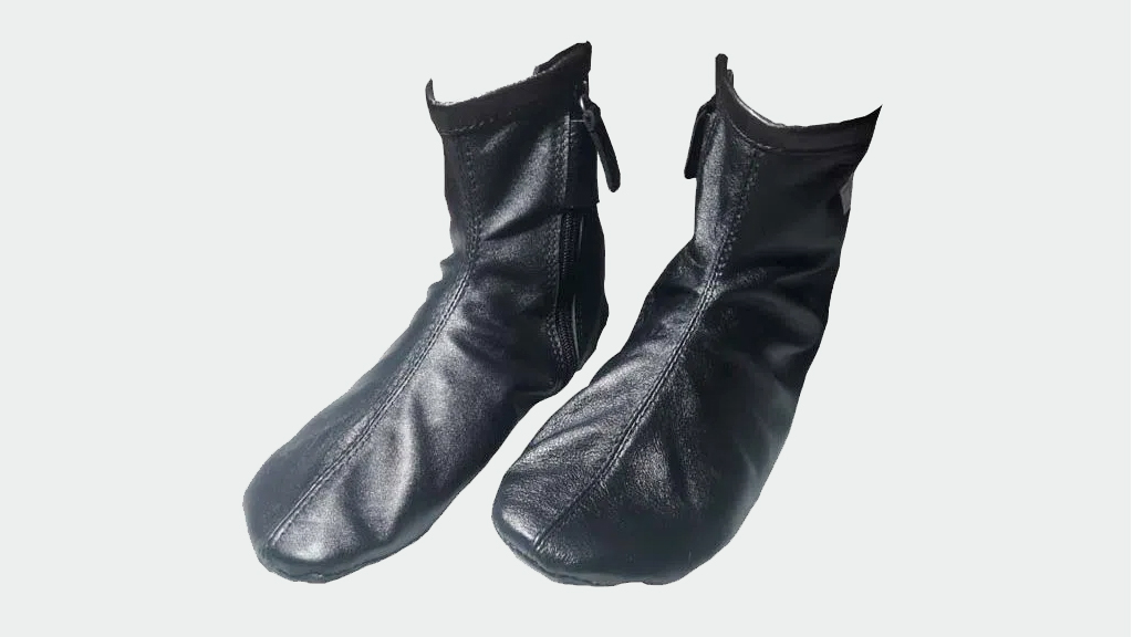 চামড়ার মোজা